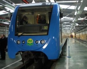 Попов купит 50 вагонов для метро на Теремки
