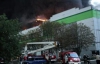 12 годин ліквідовували пожежу на складах побутової техніки у Києві