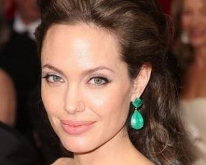 Анджеліна Джолі не вірить, що їй по зубах роль Мерілін Монро