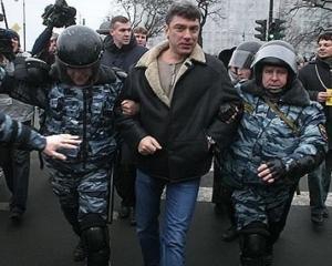 Немцов из-за митинга загремел за решетку