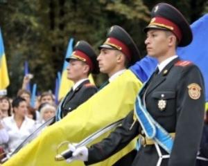 Янукович поднял Государственный флаг Украины