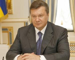 Власть не давит на прессу. Во всем виновата оппозиция - Янукович