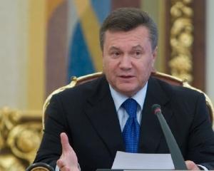 Янукович натякнув, що проштовхне свою конституцію через референдум?