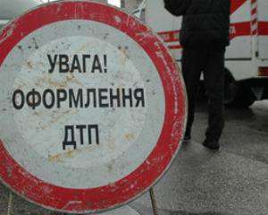 Автобус з похоронної процесії перекинувся у Дніпропетровську: є жертви 