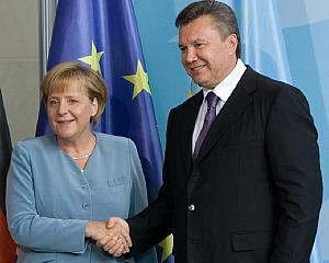 Меркель визнала позицію Януковича щодо НАТО