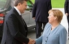 Янукович не захотел говорить с Меркель по-английски