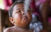 Знаменитый двухлетний мальчик бросил курить