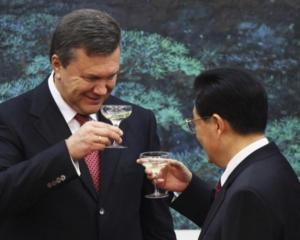 Украина и Гонконг отменили визы