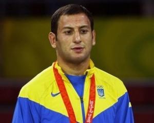 Украинец завоевал "серебро" в первый день ЧМ по борьбе