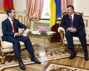 Янукович з Медведєвим обговорять "як дружити далі"