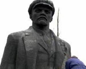 В Каневе исчез 6-метровый памятник Ленину