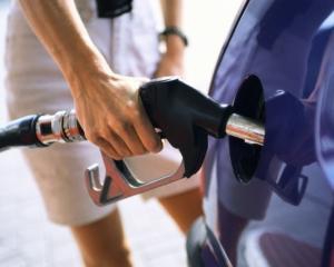 Кабмин поднимет акциз на бензин на 40%