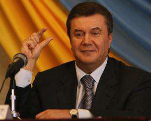 Янукович каже, що українська мова не відрізняється від російської
