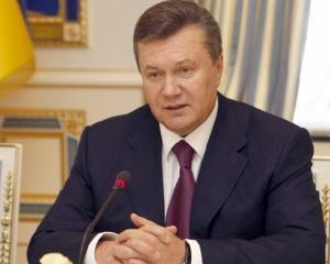 Янукович сурово предупредил министров