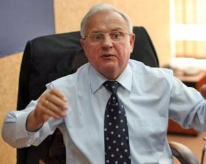 Губернатор, который подкрался сзади Януковича, против трусов из секонда