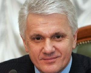 Янукович может самостоятельно уволить Азарова - Литвин