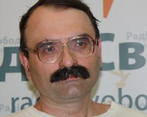 Партия регионов будет превращаться в КПСС - писатель