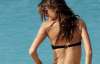 &quot;Ангел&quot; Victoria&#039;s Secret цілий день перевдягала купальники на пляжі (ФОТО)