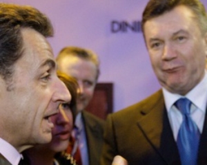 Саркози заставил французский сенат вставать перед Януковичем