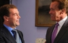 Медведев покатал Шварценеггера на &quot;Чайке&quot; (ФОТО)