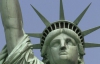 Фотограф заснял &quot;прямое попадание&quot; молнии в статую Свободы (ФОТО)