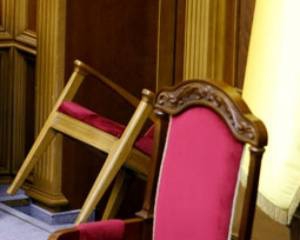 "Бютівці" не можуть пояснити причини блокування трибуни і президії Ради