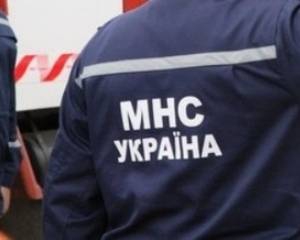 В Донецкой области мужчина прыгнул в мусоропровод дома и застрял
