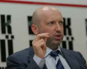 Турчинов зізнався, що вигнав з "Батьківщини" спонсора Тимошенко