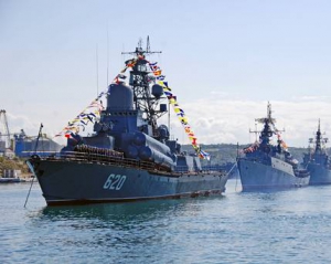 Черноморский флот начал отдавать Украине долги