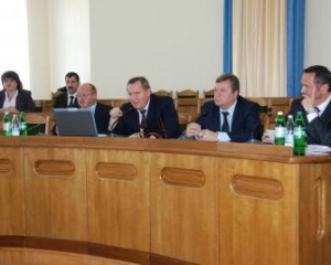 Депутати просять збільшити повноваження Януковича