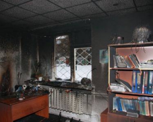Офіси Яценюка на Сході продовжують перебувати у стані війни