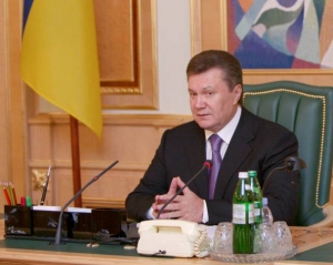 Янукович просить спостерігачів розповідати йому про утиски свободи слова