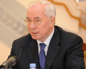 Азаров назвал жалобы оппозиции по выборам информационной бессмыслицей