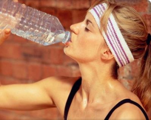 Два стакана воды перед едой эффективней любой диеты