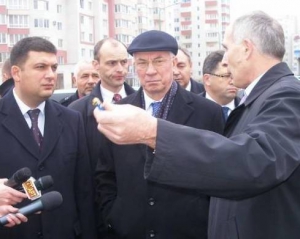 Азаров пропонував вінничанам поділитися сиром з Донбасом