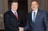 Янукович и Алиев почтили память жертв Голодоморов