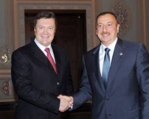 Янукович и Алиев почтили память жертв Голодоморов