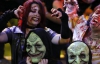 На Хэллоуин по миру ходили зомби, монстры и кровавые невесты (ФОТО)
