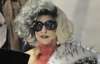 На Хэллоуин Леди Гага намазала грудь кровью (ФОТО)