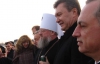 В Донецке Янукович весело махал байкерам и бело-голубым грузовикам (ФОТО)