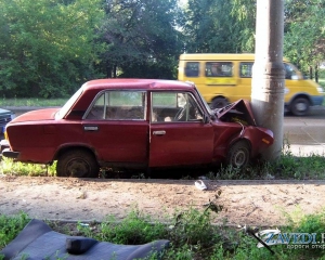 П&amp;#039;яна селянка на спір викрала машину та врізалась у стовп