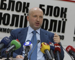 Турчинов обіцяє розібратися зі спонсорами "Батьківщини"