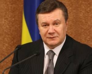 Янукович провів вибори, щоб розділити посади серед своїх - The Economist