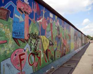 Германия отмечает 21-ю годовщину падения Берлинской стены