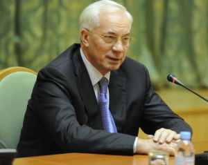 Азаров: "Люди сами не знают, почему митингуют"