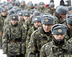 Українська армія повністю перейде на котракт до 2025 року