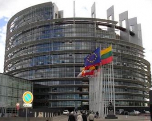 Главные группы Европарламента предлагают неприятные Януковичу резолюции