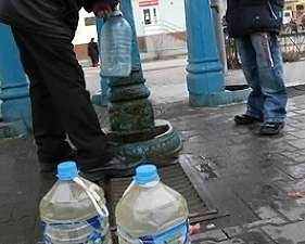 Киевляне будут пить воду из  бюветов по 90 копеек за литр