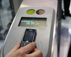 В Киеве за проезд в метро будут платить при помощи мобильных телефонов