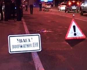 В Киеве на &amp;quot;зебре&amp;quot; водитель сбил мать с двумя детьми